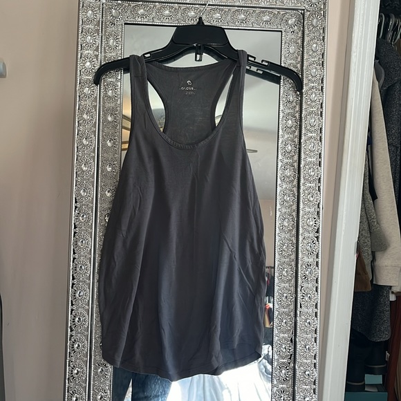 🌸BUNDLE🌸 Women’s Workout Tanks - Picture 5 of 10